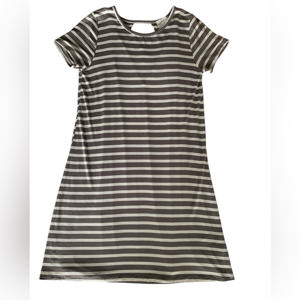 Everly Gray White Striped T Shirt Dress Womens S Short Sleeve Open Back Casual